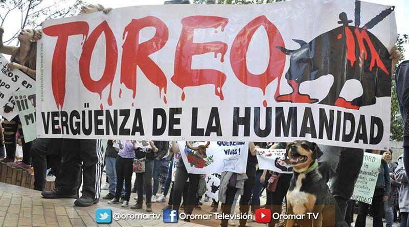 Imagen de la noticia: Protestas en contra de la reapertura de la plaza de toros de Bogotá