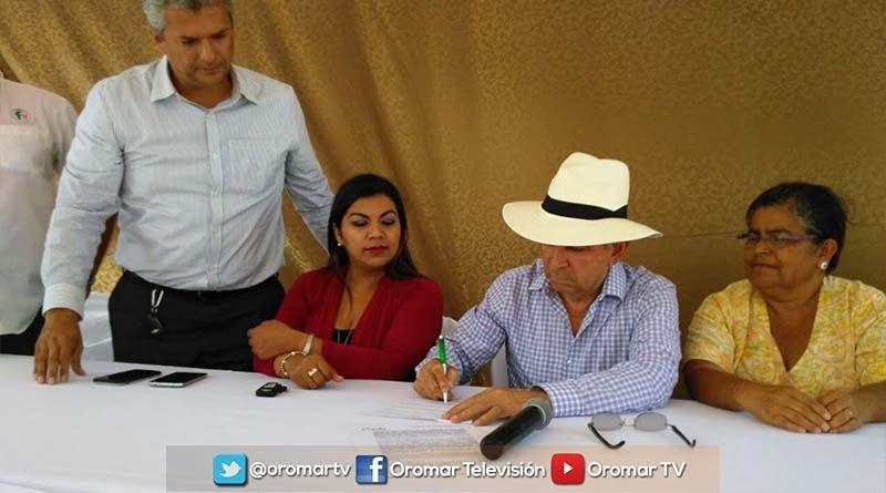 Imagen de la noticia: Manabí: Firman contrato complementario para repotenciar proyecto San Ramón