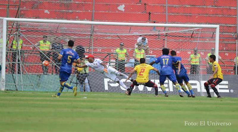 Imagen de la noticia: Delfín SC nuevo puntero del Campeonato Nacional Serie A