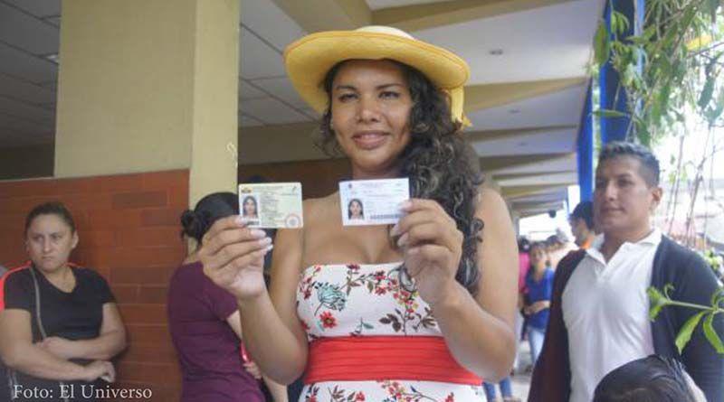 Imagen de la noticia: Transgénero votan por primera vez en Ecuador