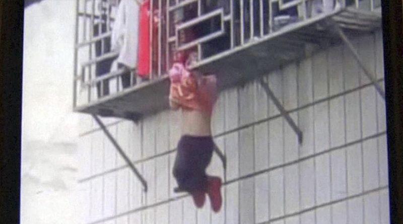 Imagen de la noticia: Dos hombres salvan la vida de una niña en China