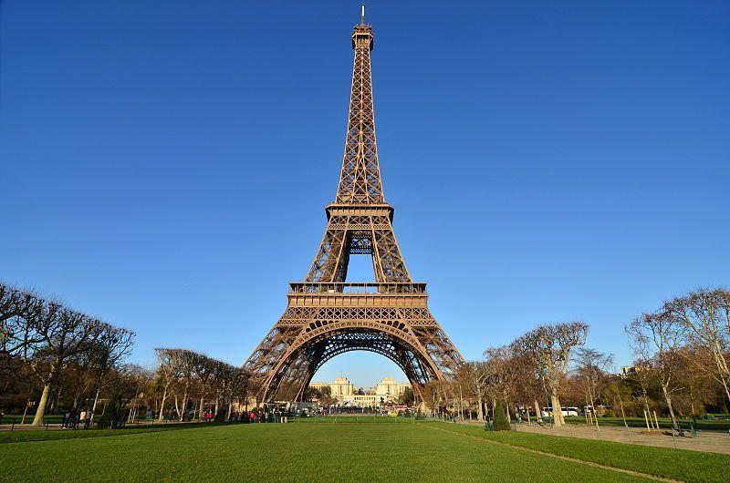 Imagen de la noticia: Torre Eiffel con proyecto de modernización