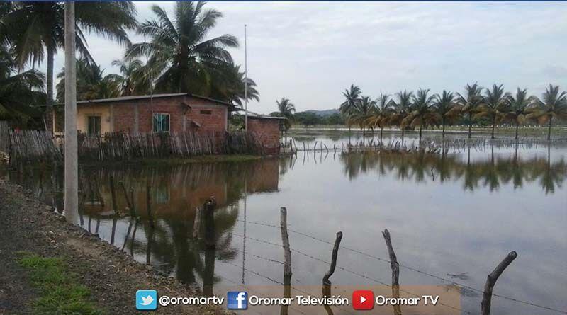 Imagen de la noticia: Manabí: Familias incomunicadas por el temporal invernal