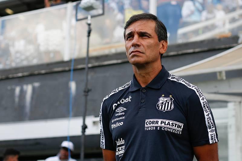 Fabián Bustos fue despedido del Santos en Brasil