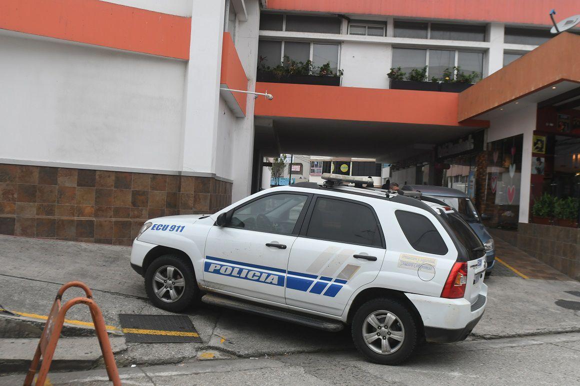 Imagen de la noticia: Policía asesina a su esposa y luego se quita la vida