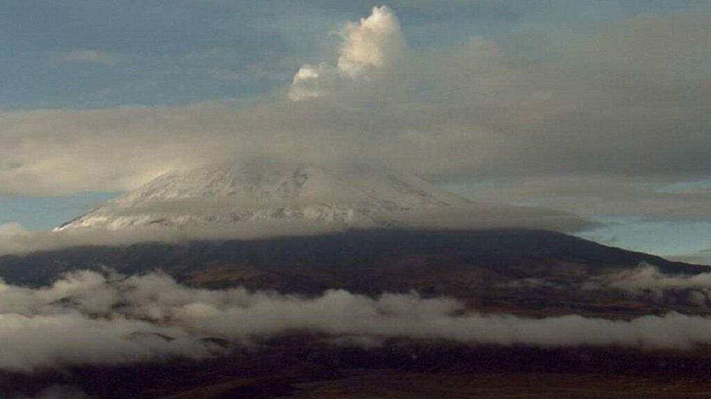 Imagen de la noticia: Se declara Alerta Amarilla por actividad volcánica del Cotopaxi