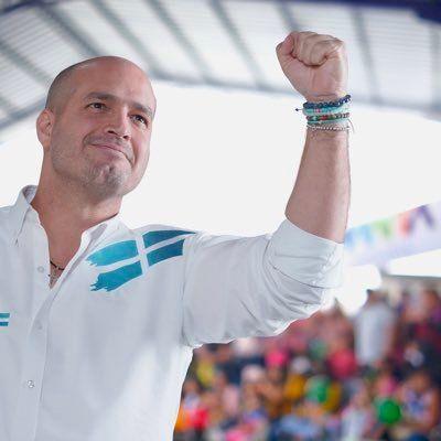 Asesinan a Agustín Intriago, alcalde de Manta.