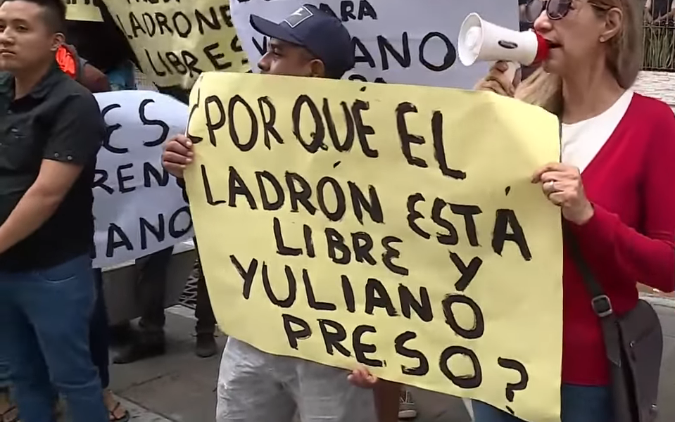 Imagen de la noticia: Joven procesado por atropellar a asaltantes recibe apoyo de Noboa, quien promete indulto presidencial