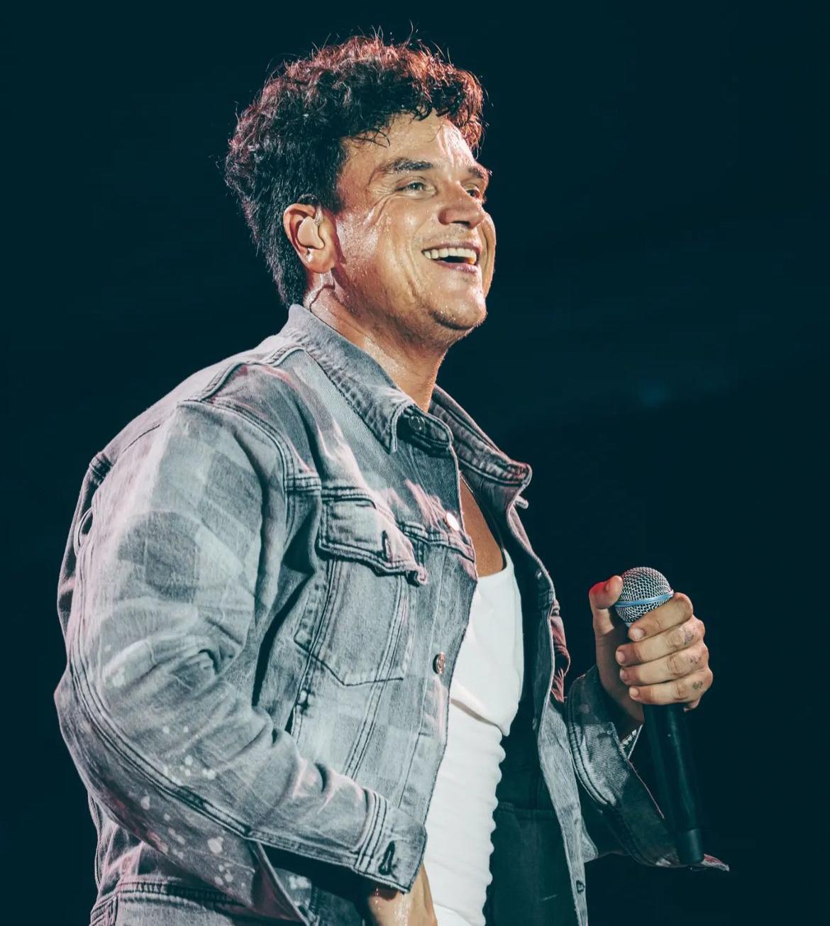 Imagen de la noticia: «Yo quiero vivir bailando en el metro de Quito»: Silvestre Dangond sorprende a sus fans en el Metro de Quito