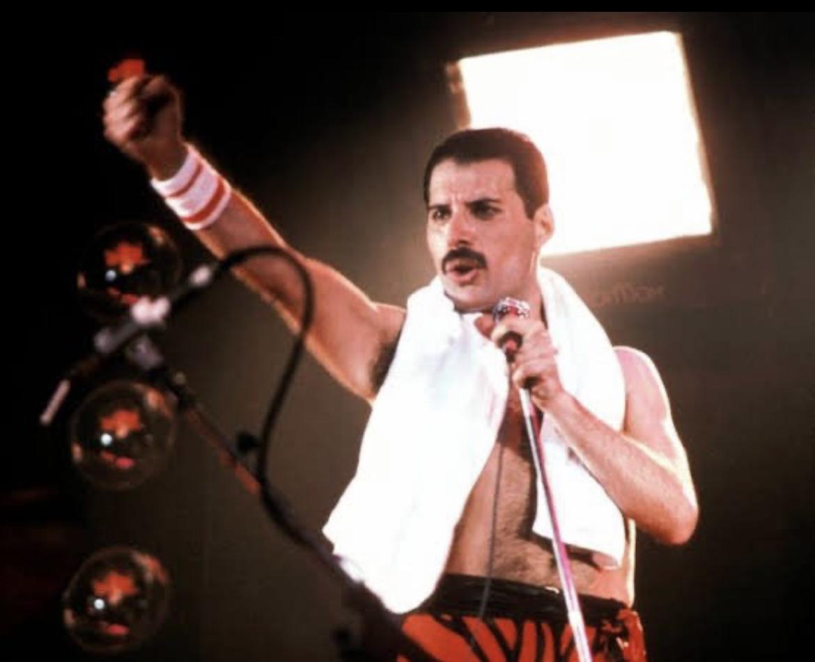 Imagen de la noticia: Queen, la legendaria banda de Freddie Mercury, podría lanzar un nuevo álbum