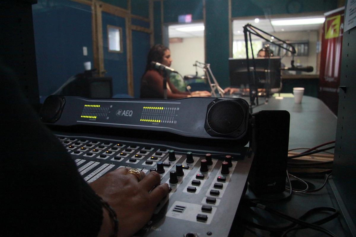 Imagen de la noticia: Gobierno anuncia concurso público para frecuencias de radio y televisión en Ecuador