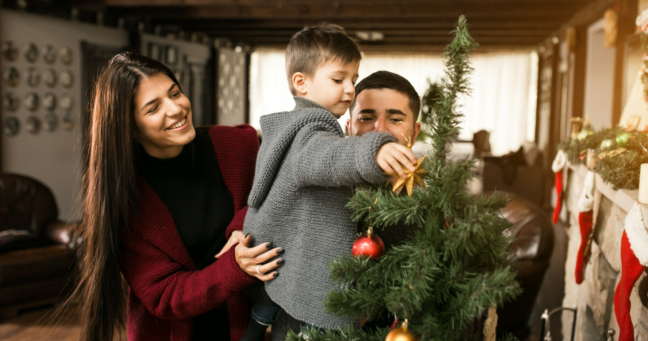 Imagen de la noticia: Migrantes ecuatorianos:  regalos que acortan distancias y unen corazones en esta Navidad