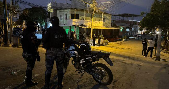 Imagen de la noticia: Fallecido y dos heridos tras ataque armado en Manta, Manabí