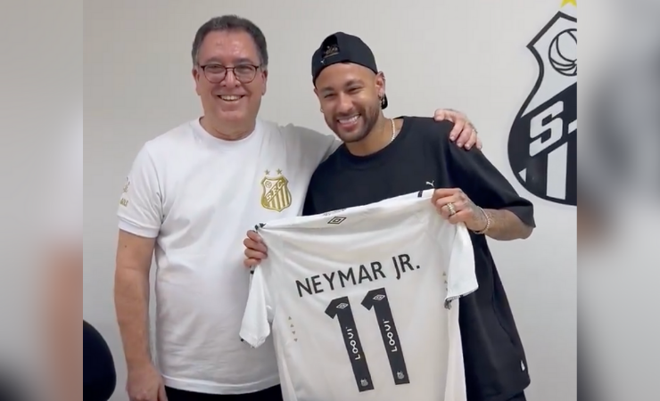 Imagen de la noticia: (VIDEO) Neymar está en Brasil y firmó su contrato con Santos