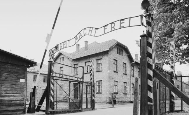 Imagen de la noticia: “Nunca debo olvidar”: sobreviviente del Holocausto 80 años después de la liberación de Auschwitz