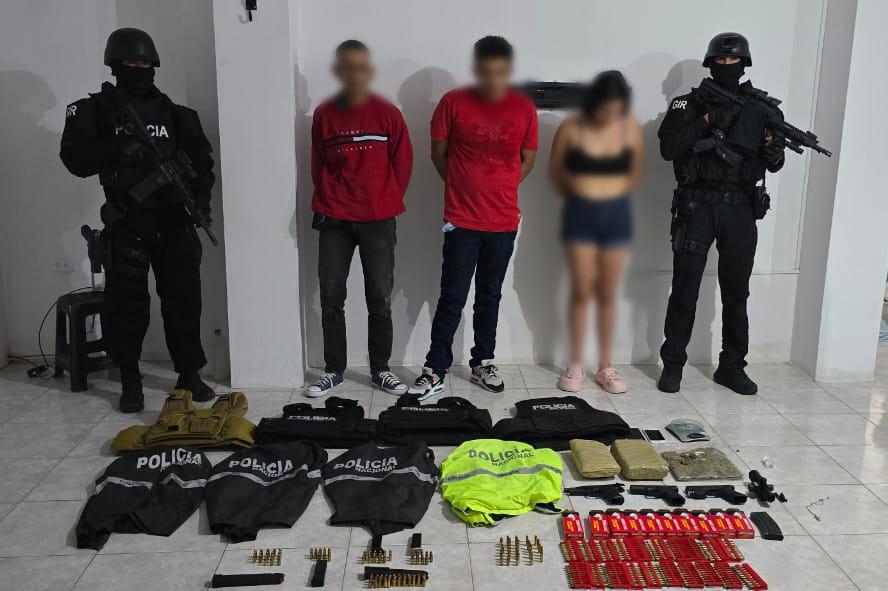 Imagen de la noticia: En operativo “Ciclón 1” detienen a presuntos miembros de “Los Choneros” en Manta