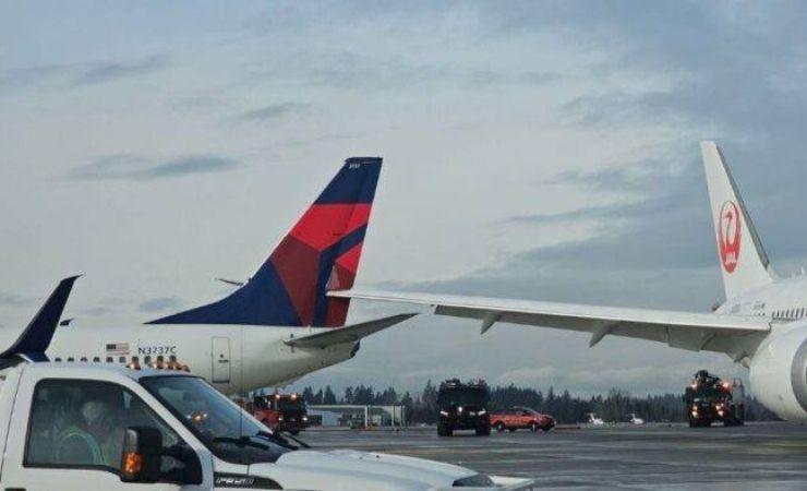 Imagen de la noticia: Colisión entre aviones en el aeropuerto de Seattle: Japan Airlines impacta a aeronave de Delta