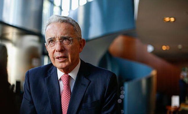 Imagen de la noticia: Juicio de Álvaro Uribe: El expresidente colombiano asiste presencialmente a audiencia