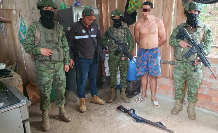 Imagen de la noticia: Militares capturan a integrantes de Los Lobos y objetivo de valor en operativo en Piedra Fina