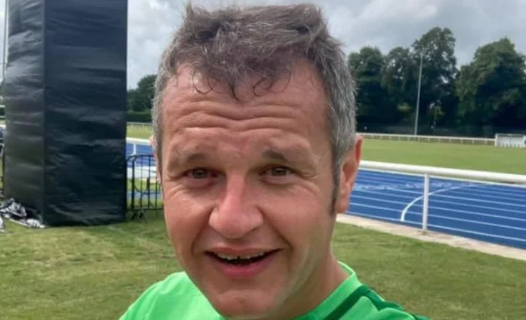 Escándalo en el fútbol inglés: Árbitro es acusado de delito sexual infantil