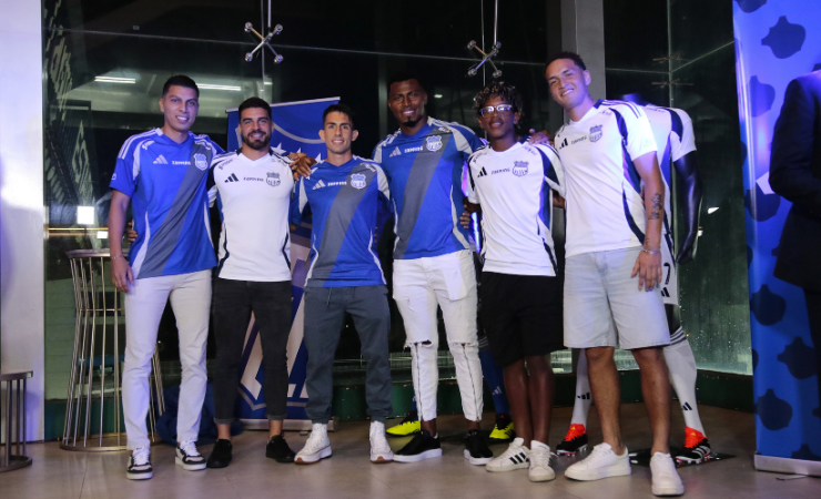 Imagen de la noticia: ¿Cuál es el precio de la nueva camiseta de Emelec para el 2025?