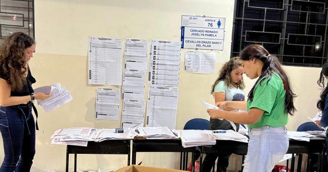 Imagen de la noticia: ¿Otra vez miembro de mesa electoral? Ecuatoriano cuentan cómo le ha tocado hasta cinco veces seguidas