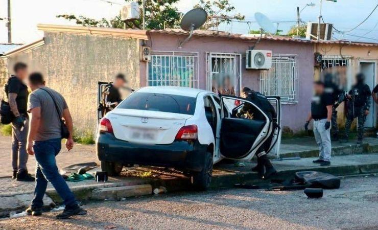 Imagen de la noticia: Operativos en Nueva Prosperina dejan 14 detenidos tras la masacre en Socio Vivienda 2