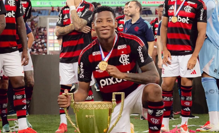 Gonzalo Plata levantó su cuarto título con el Flamengo en Brasil