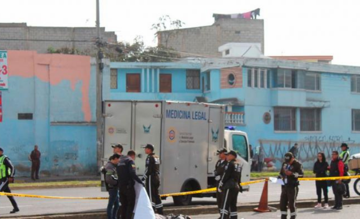 Imagen de la noticia: Una madre e hija de tres años perdieron la vida atropelladas en Calderón, al norte de Quito