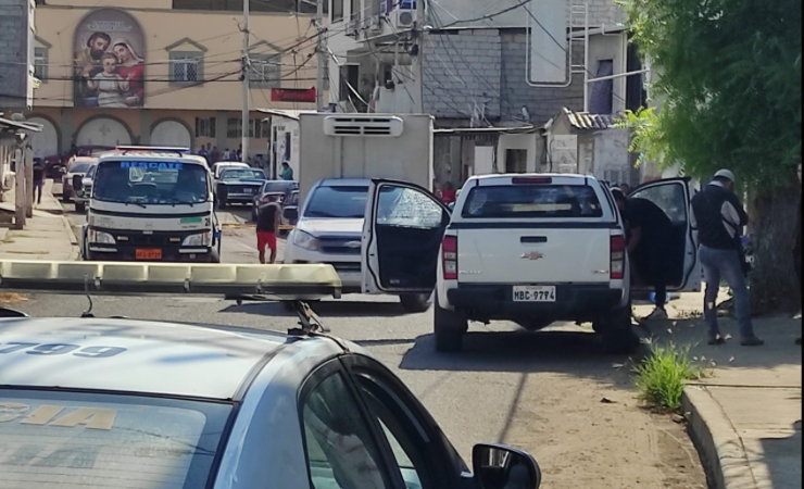 Imagen de la noticia: Manta: Masacre en urbanización privada deja cinco muertos, incluida una niña de 7 años