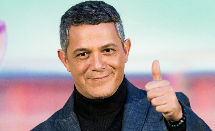 Imagen de la noticia: Alejandro Sanz responde con ironía a Maduro tras sus comentarios sobre elecciones en Ecuador