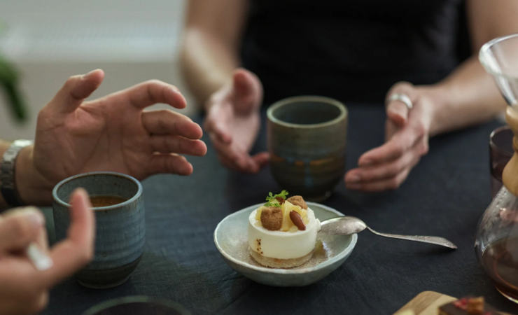 Imagen de la noticia: ChatGPT ‘lee’ infidelidad en taza de café y desata divorcio de pareja en Grecia
