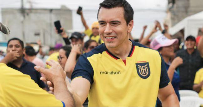 Daniel Noboa llega al Monumental con su familia para alentar a La Tri