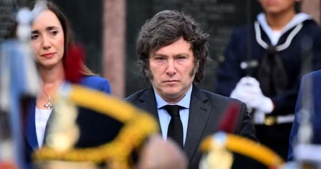 Imagen de la noticia: Argentina cambia su ley de armas: Milei autoriza a civiles el porte de armamento 