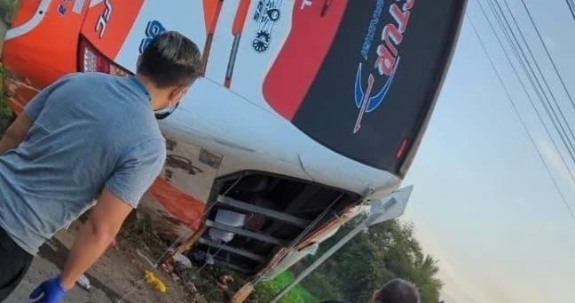 Imagen de la noticia: Accidente en la vía Charapotó, Manabí, deja muertos y heridos