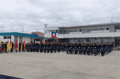 Imagen de la noticia: Denuncia en plena graduación impacta a Cuenca