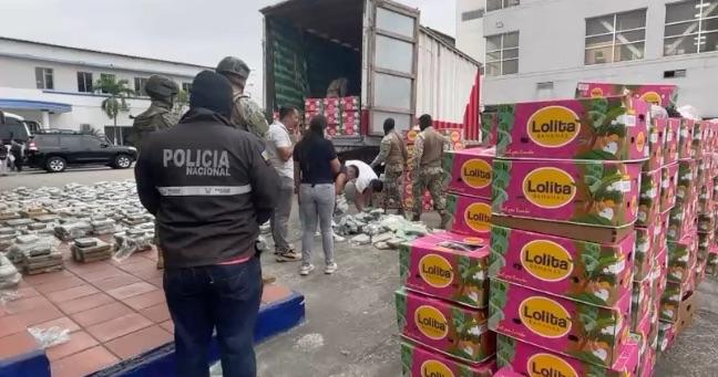 Imagen de la noticia: Policía incauta tres toneladas de cocaína en cajas de banano