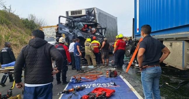 Imagen de la noticia: Accidente en Manabí deja tres heridos de gravedad