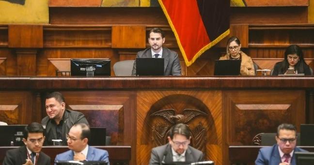 Imagen de la noticia: Multan a los asambleístas por apagar la cámara en sesiones