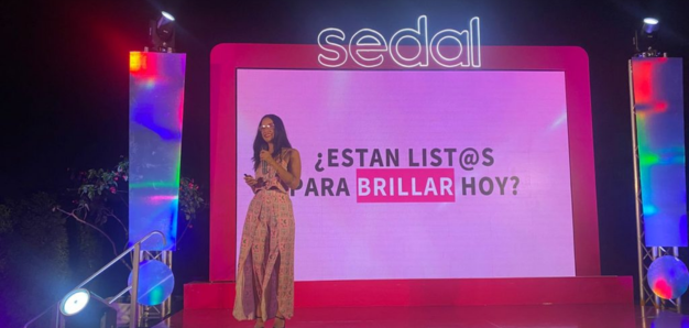 Imagen de la noticia: ¡La espera terminó! Sedal presenta su nueva línea Luminous UV para lucir un brillo intenso hasta por 100 horas