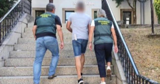 El curandero recetaba a sus pacientes tener intimidad con él para curarse