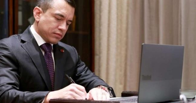 Noboa envía proyecto de ley para proteger fondos del IESS