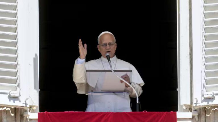 El papa León XIV llamó a detener “la pandemia de las armas”