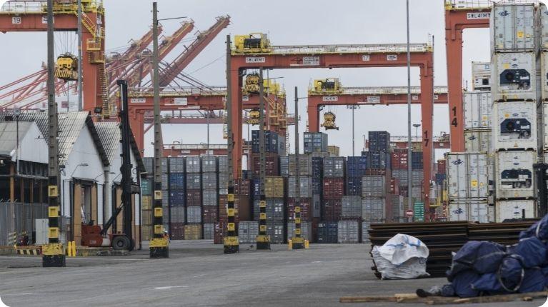 Armada continuará en operaciones permanentes de patrullajes ante declaratoria de emergencia de la Autoridad Portuaria de Guayaquil