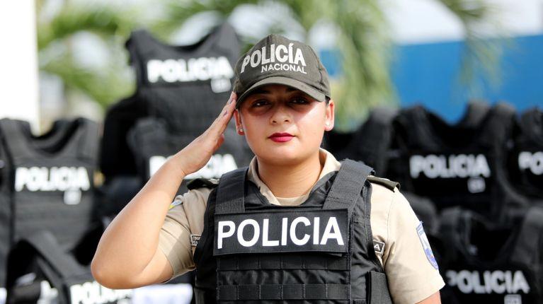 Imagen de la noticia: Más de 55 mil servidores policiales desplegados durante el feriado del 10 de agosto en Ecuador