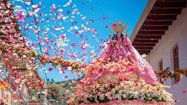 Romería de la Virgen de El Cisne reúne a más de 45.000 devotos
