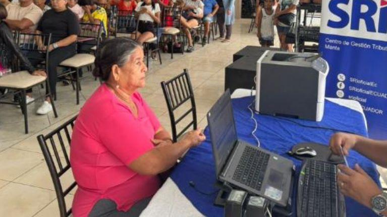 Devolución del IVA: USD. 166 millones por solicitudes hasta agosto, ¿quiénes recibieron la compensación del SRI?