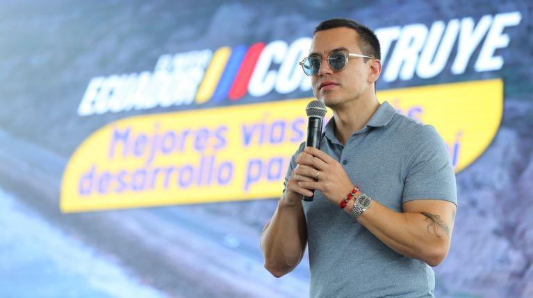 Noboa en Manabí: entrega de obra vial y colocación de primera piedra en proyecto de la reconstrucción