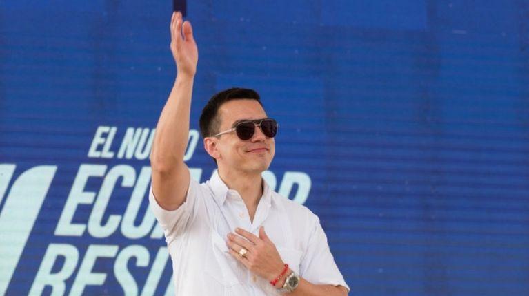 Noboa convoca a referendo para preguntar sobre la instalación de bases militares extranjeras en Ecuador