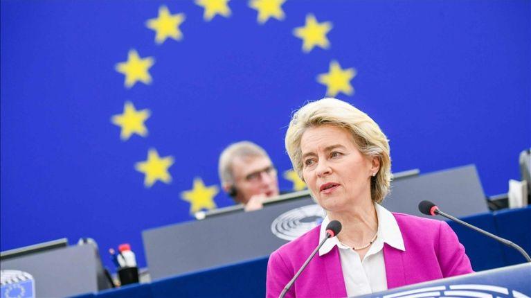 Avión de la presidenta de la Comisión Europea sufre ataque, ¿quiénes estarían detrás?